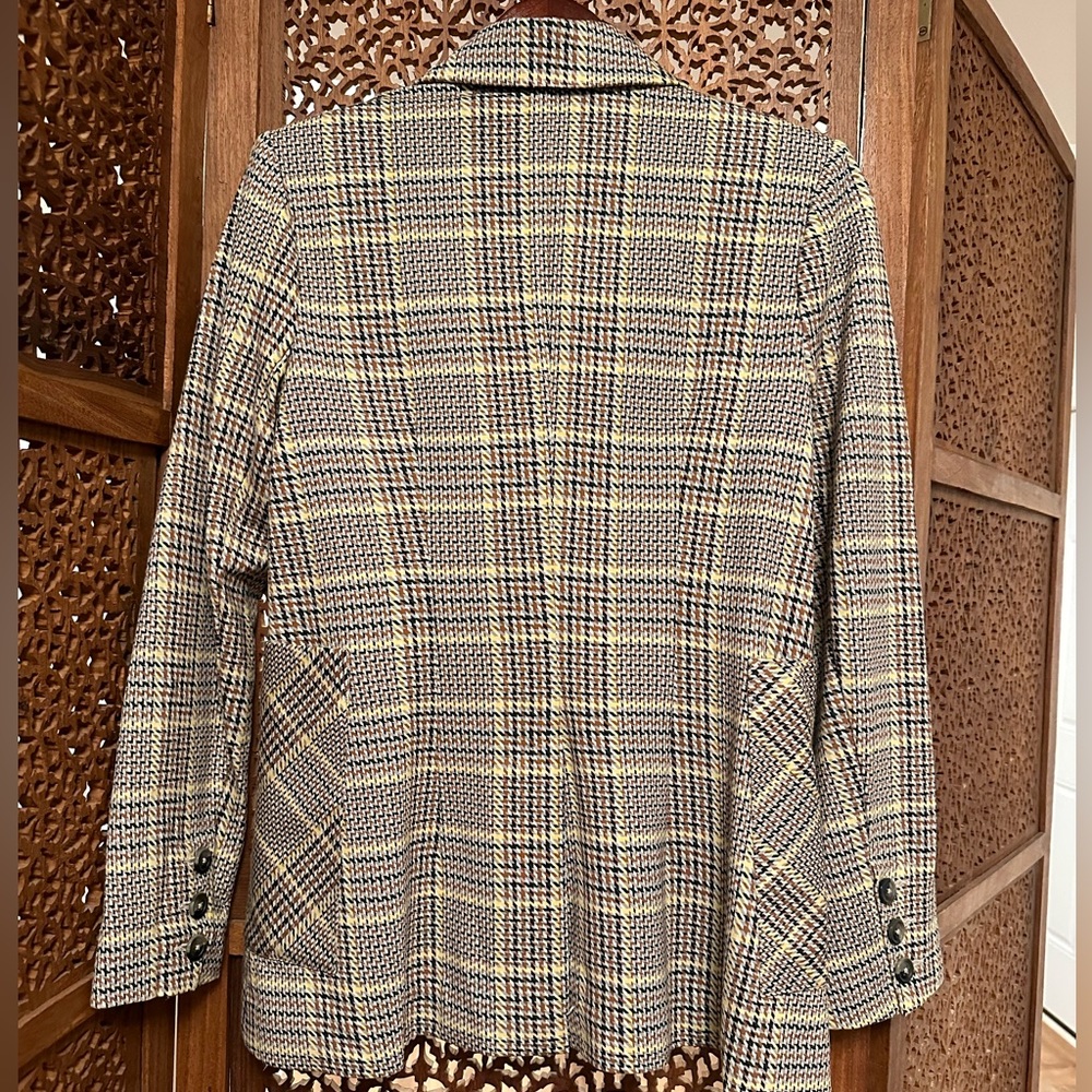 🚺 Cabi tan plaid blazer - Picture 12 of 13